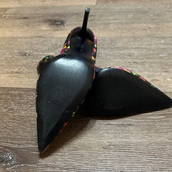 BCBGirls Black Floral Heels - Picture 4 of 7